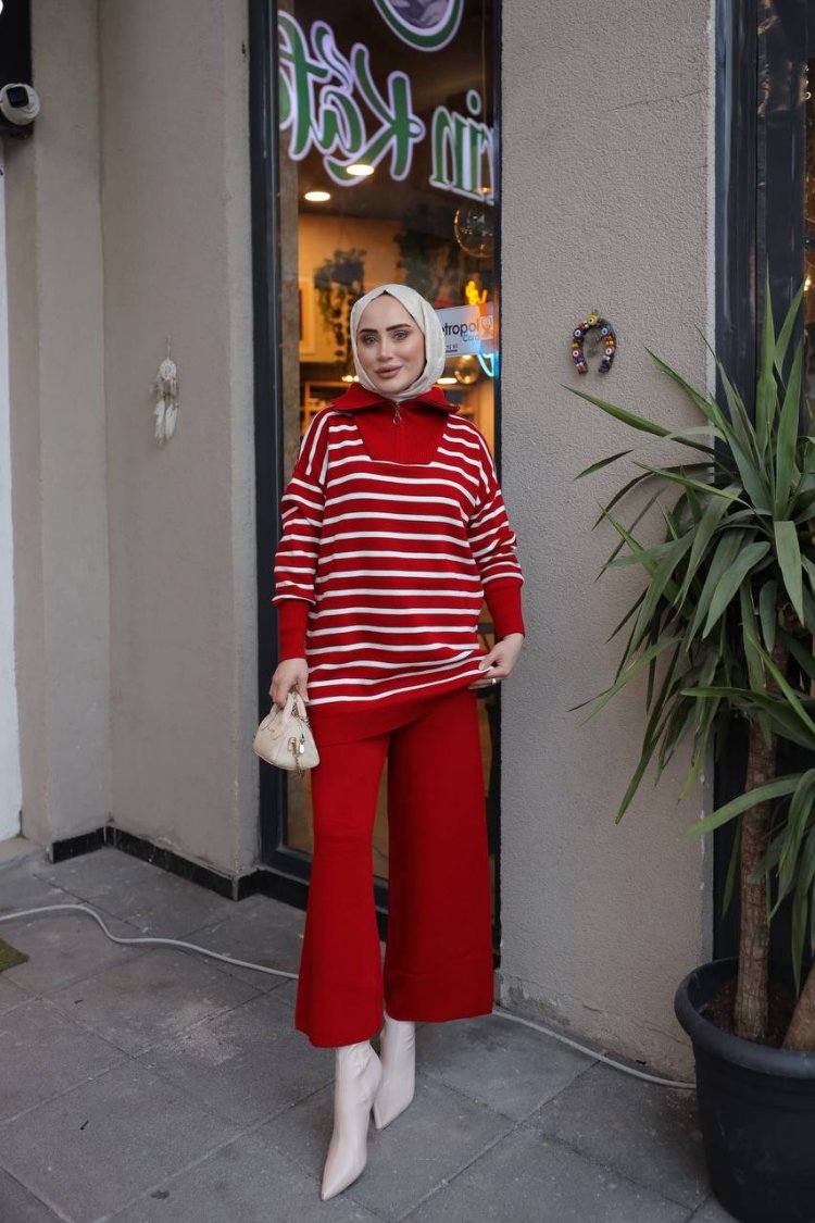 Çizgili Fermuar Yaka Triko Takım