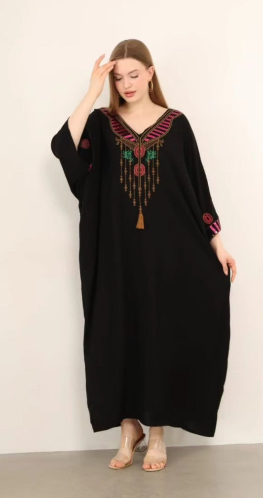 Pul Nakışlı Yarasa Kollu Elbise